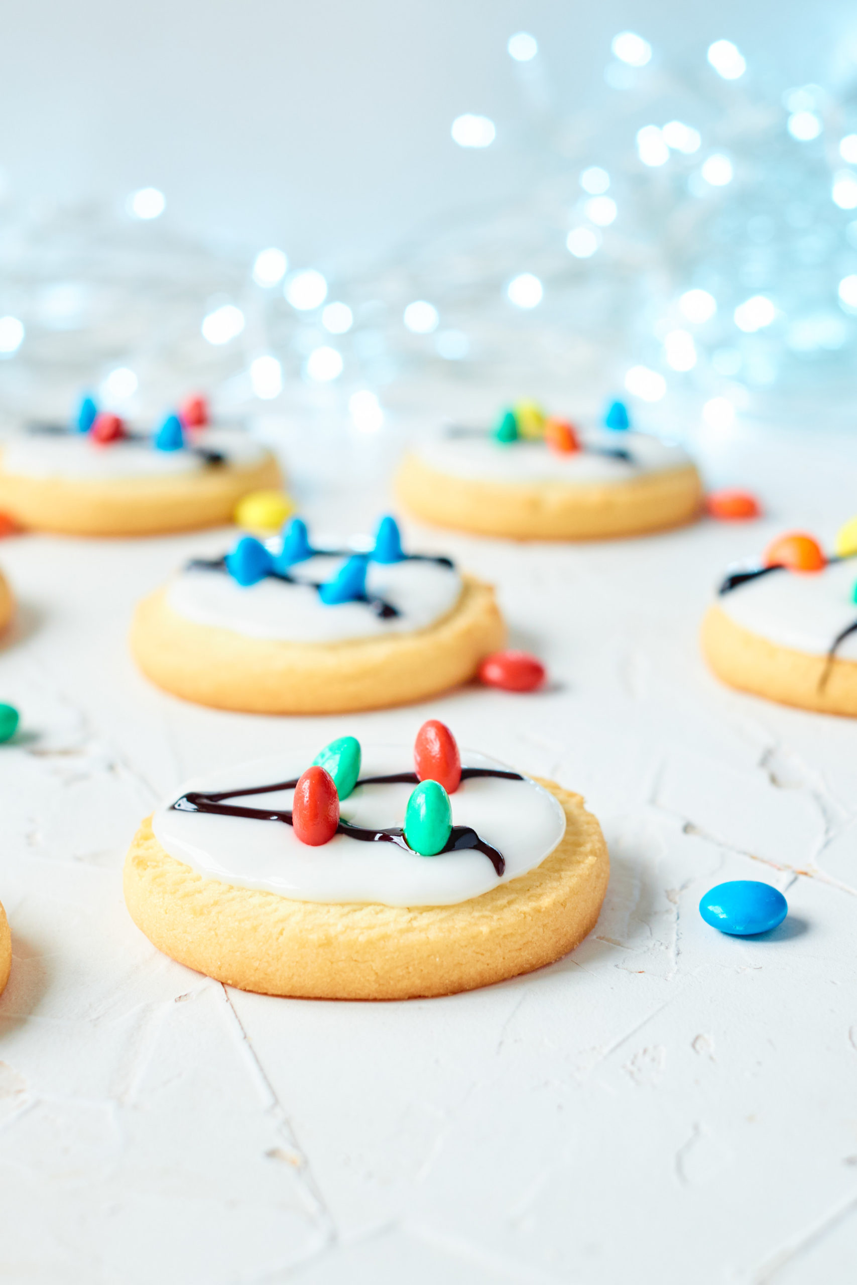 the completed Christmas Light Cookies ready to serve